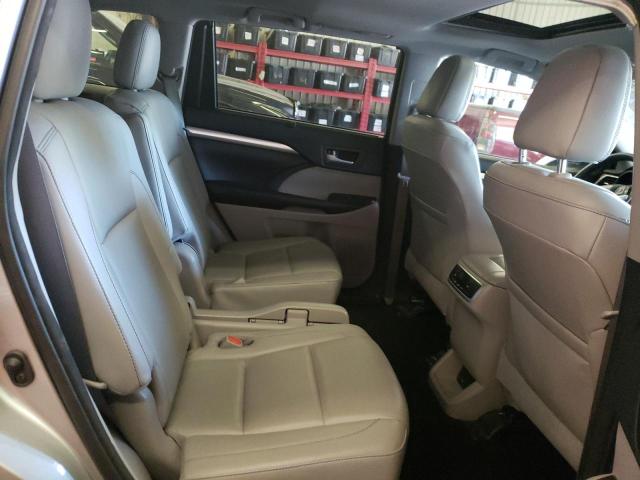Photo 11 from auction – 2016 TOYOTA HIGHLANDER with VIN 5TDJKRFH2GS502838