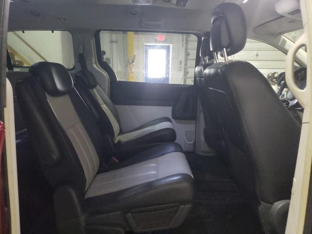 Photo 11 from auction – 2010 CHRYSLER TOWN & COU with VIN 2A4RR8DX5AR361163