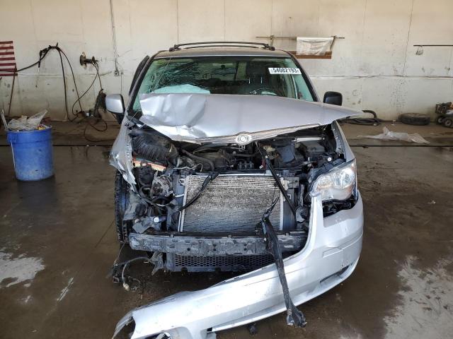 Photo 5 from auction – 2010 CHRYSLER TOWN & COU with VIN 2A4RR8D10AR405629