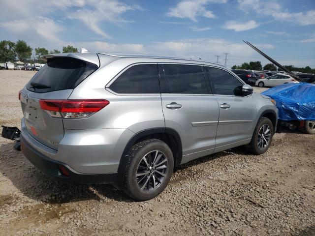Photo 3 from auction – 2017 TOYOTA HIGHLANDER with VIN 5TDJZRFH1HS398758