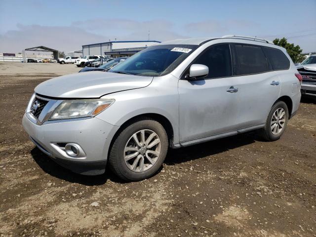 NISSAN PATHFINDER 2015 مع رقم تعريف المركبة 5N1AR2MN1FC632391 - صورة من المزاد