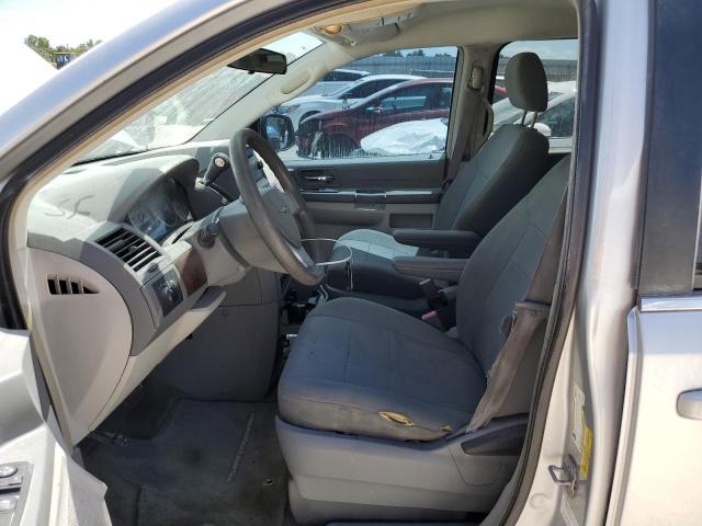 Photo 7 from auction – 2010 CHRYSLER TOWN & COU with VIN 2A4RR4DE4AR174004