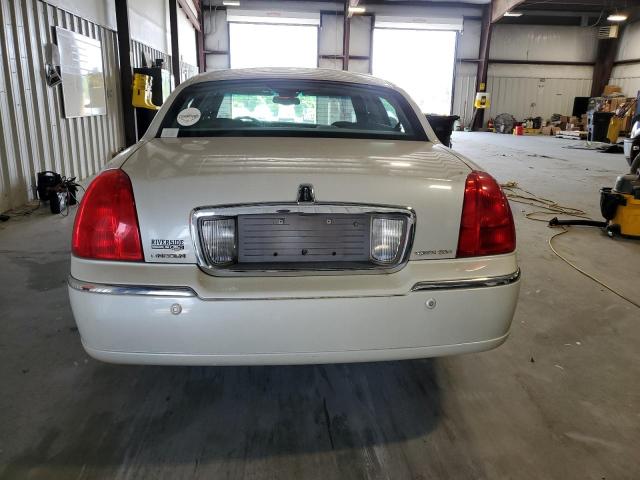 Photo 6 from auction – 2004 LINCOLN TOWN CAR U with VIN 1LNHM83WX4Y682135