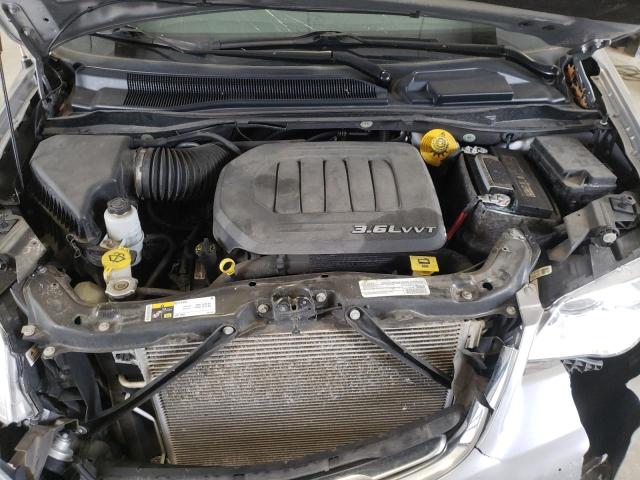 Photo 12 from auction – 2016 CHRYSLER TOWN & COU with VIN 2C4RC1BG0GR104423