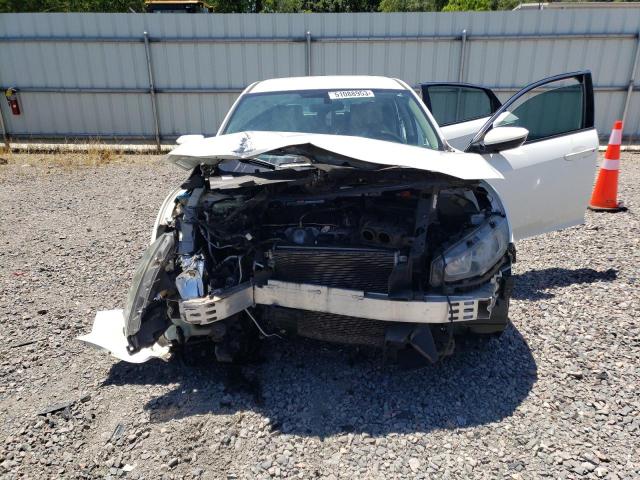 Photo 5 from auction – 2016 HONDA CIVIC LX with VIN 19XFC2F59GE022659