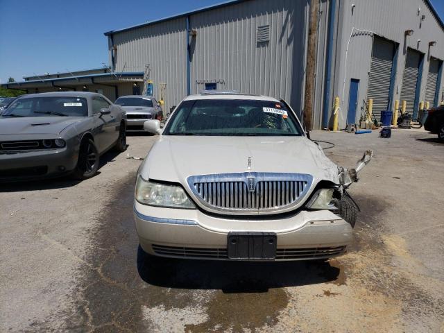 Photo 5 from auction – 2004 LINCOLN TOWN CAR U with VIN 1LNHM83W64Y640979