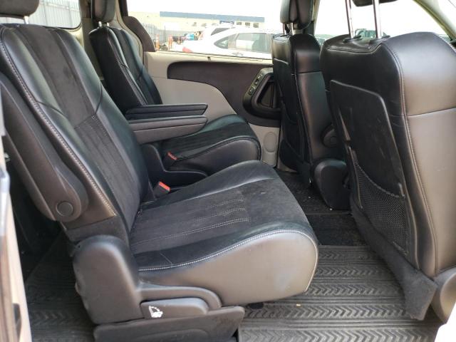 Photo 11 from auction – 2014 CHRYSLER TOWN & COU with VIN 2C4RC1CGXER328746