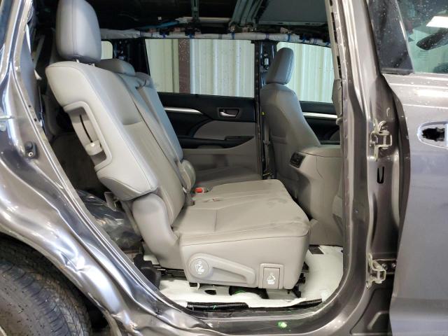 Photo 11 from auction – 2018 TOYOTA HIGHLANDER with VIN 5TDKZRFH9JS543457