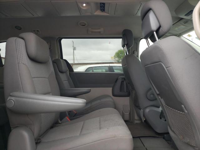 Photo 11 from auction – 2010 CHRYSLER TOWN & COU with VIN 2A4RR5D11AR284804