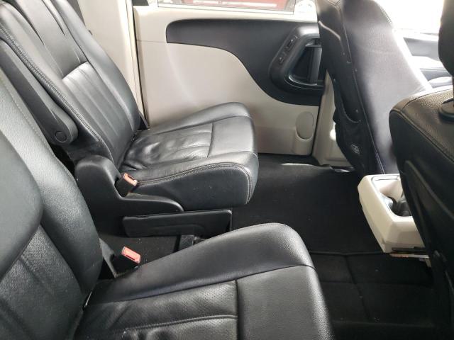 Photo 11 from auction – 2016 CHRYSLER TOWN & COU with VIN 2C4RC1CG8GR159006