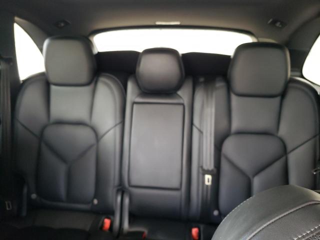 Photo 10 from auction – 2016 PORSCHE CAYENNE S with VIN WP1AB2A28GLA93786