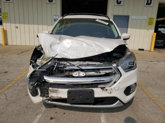Photo 5 from auction – 2017 FORD ESCAPE SE with VIN 1FMCU9G96HUA34129