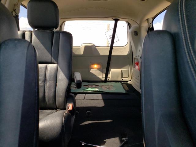 Photo 10 from auction – 2015 CHRYSLER TOWN & COU with VIN 2C4RC1BG7FR695848