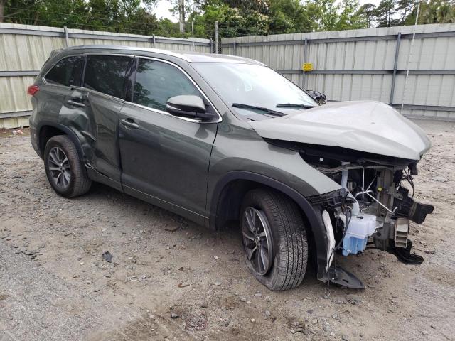 Photo 4 from auction – 2018 TOYOTA HIGHLANDER with VIN 5TDKZRFH5JS273238