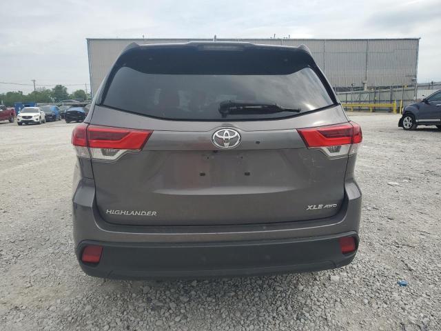 Photo 6 from auction – 2018 TOYOTA HIGHLANDER with VIN 5TDJZRFH7JS886926