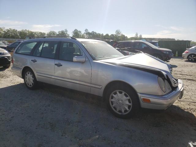 Photo 4 from auction – 1999 MERCEDES-BENZ E 320 with VIN WDBJH65F0XA718647