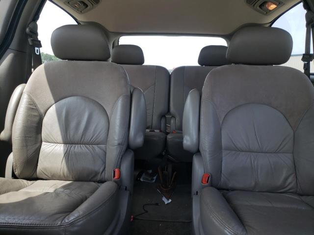 Photo 10 from auction – 2002 CHRYSLER TOWN & COU with VIN 2C8GP64L32R535011