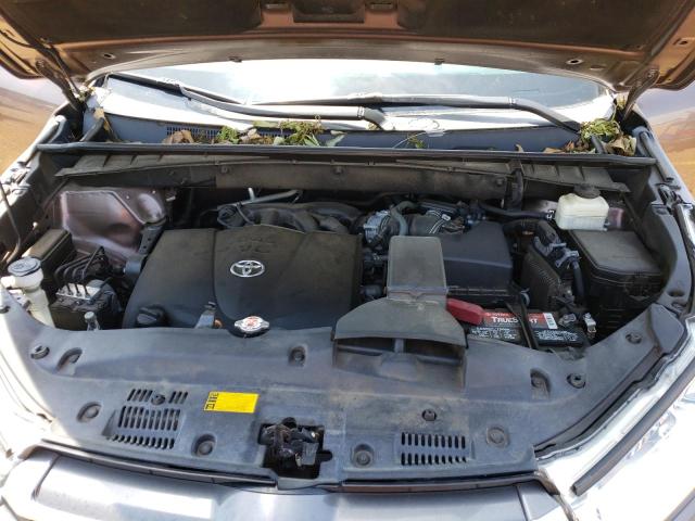 Photo 12 from auction – 2018 TOYOTA HIGHLANDER with VIN 5TDKZRFH3JS247074