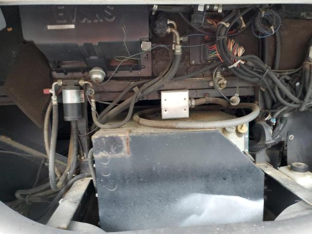 صورة رقم 7 من المزاد - 2003 FREIGHTLINER CHASSIS X مع VIN 4UZAAHAKX3CL98557