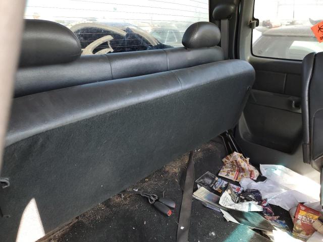Photo 10 from auction – 2000 CHEVROLET SILVERADO with VIN 1GCGK29U0YE412492