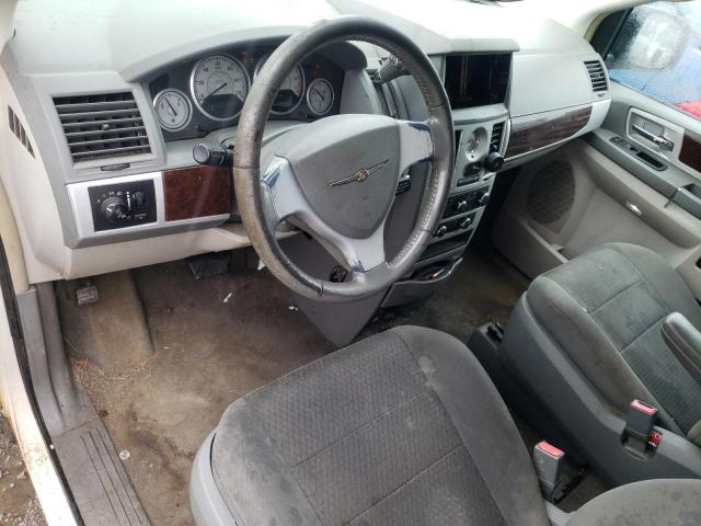 Photo 8 from auction – 2010 CHRYSLER TOWN & COU with VIN 2A4RR5D19AR148985