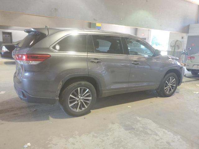 Photo 3 from auction – 2018 TOYOTA HIGHLANDER with VIN 5TDJZRFH0JS855484
