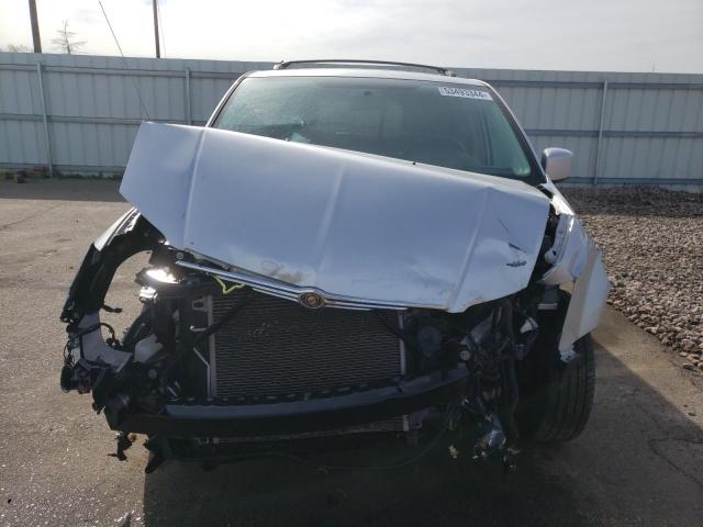 Photo 5 from auction – 2010 CHRYSLER TOWN & COU with VIN 2A4RR8D13AR502386