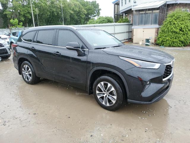Photo 4 from auction – 2024 TOYOTA HIGHLANDER with VIN 5TDKDRBH6RS533453