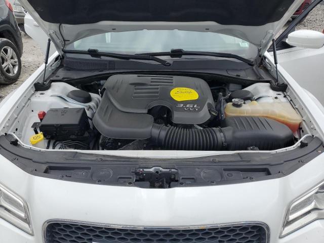 Photo 11 from auction – 2015 CHRYSLER 300 LIMITE with VIN 2C3CCAAG5FH755840