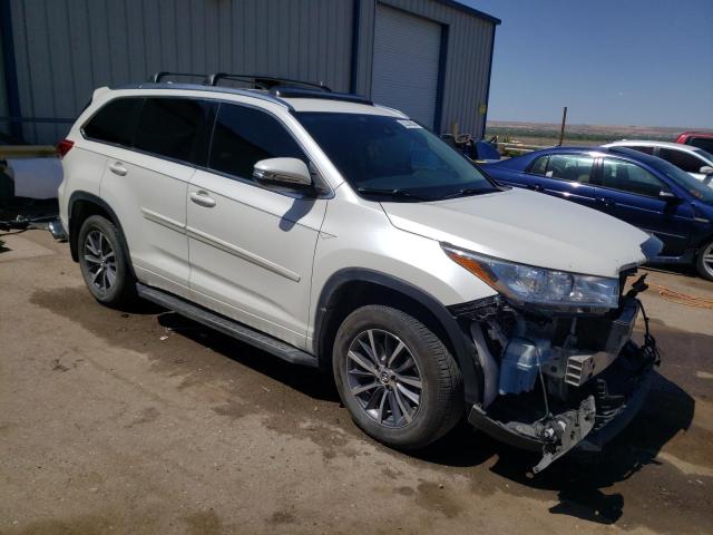 Foto 4 de la subasta – 2018 TOYOTA HIGHLANDER con VIN 5TDKZRFH4JS531054