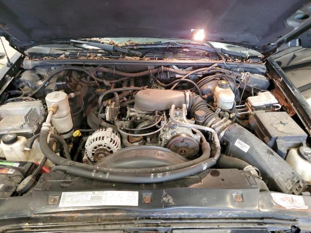 Photo 11 from auction – 2002 CHEVROLET BLAZER with VIN 1GNCT18W32K189003