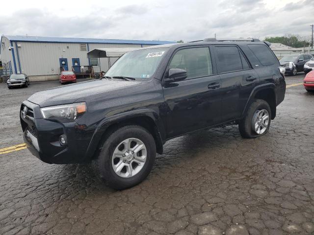 TOYOTA 4RUNNER SR 2022 with VIN JTEMU5JR3N5980667 - Photo from auction