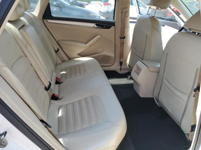Photo 10 from auction – 2017 VOLKSWAGEN PASSAT S with VIN 1VWAT7A37HC083138