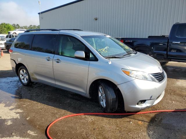 Photo 4 from auction – 2014 TOYOTA SIENNA LE with VIN 5TDKK3DC2ES458121