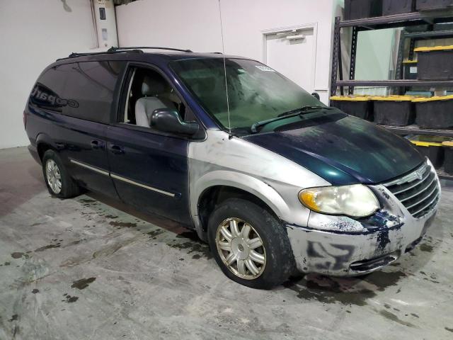 Photo 4 from auction – 2005 CHRYSLER TOWN & COU with VIN 2C4GP54L05R487256