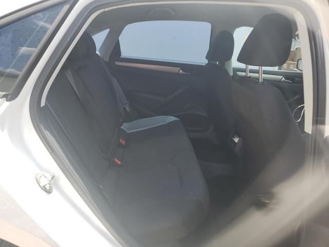 Photo 10 from auction – 2015 VOLKSWAGEN PASSAT S with VIN 1VWAT7A33FC095011