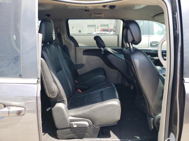 Photo 11 from auction – 2016 CHRYSLER TOWN & COU with VIN 2C4RC1BGXGR294716