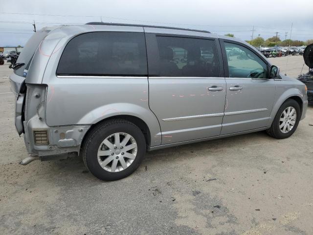 Photo 3 from auction – 2016 CHRYSLER TOWN & COU with VIN 2C4RC1BG4GR110662