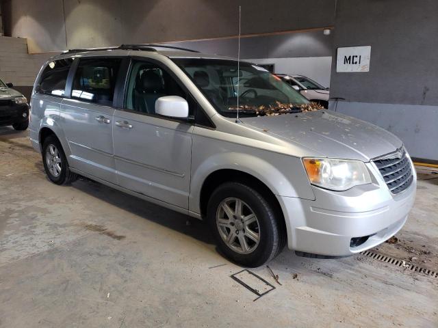 Photo 4 from auction – 2010 CHRYSLER TOWN & COU with VIN 2A4RR8D14AR502395