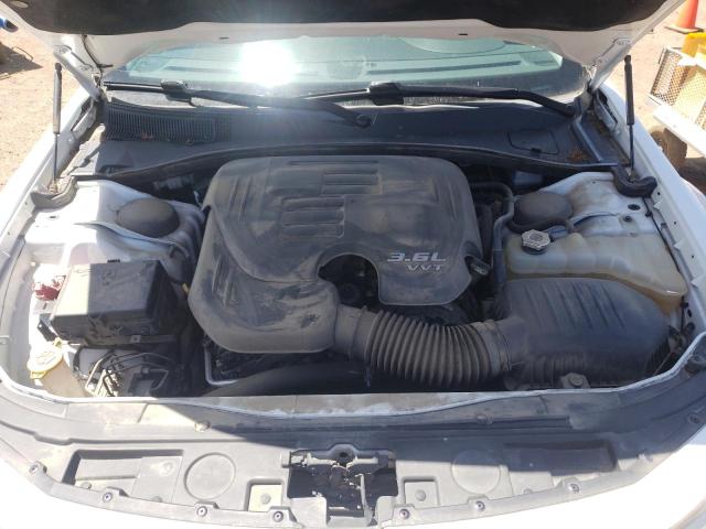 Photo 11 from auction – 2017 CHRYSLER 300 LIMITE with VIN 2C3CCARG5HH567908