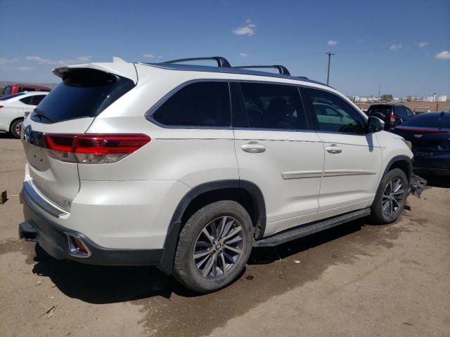 Foto 3 de la subasta – 2018 TOYOTA HIGHLANDER con VIN 5TDKZRFH4JS531054