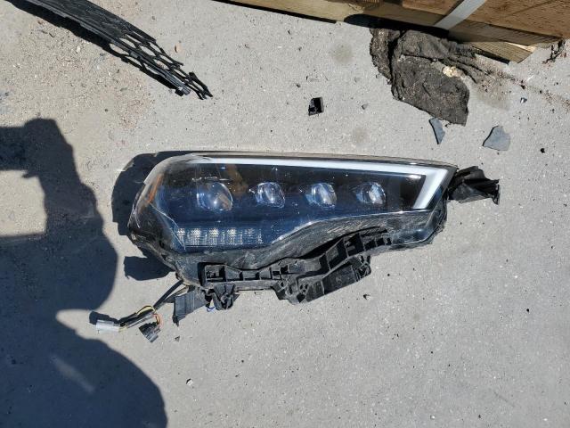 Photo 13 from auction – 2018 TOYOTA 4RUNNER SR with VIN JTEBU5JR3J5566466