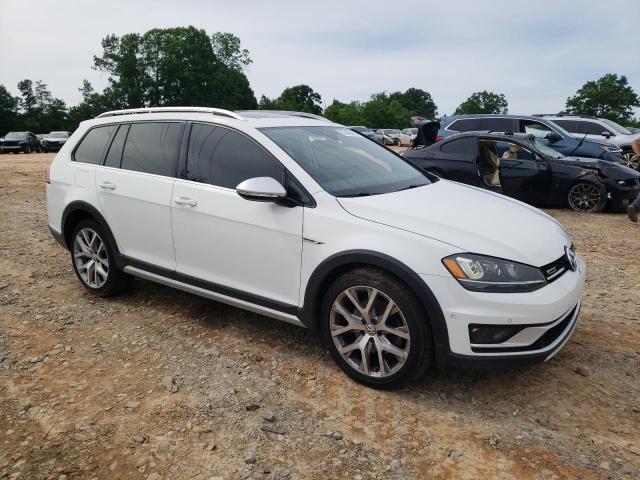 Photo 4 from auction – 2017 VOLKSWAGEN GOLF ALLTR with VIN 3VWH17AU2HM504873