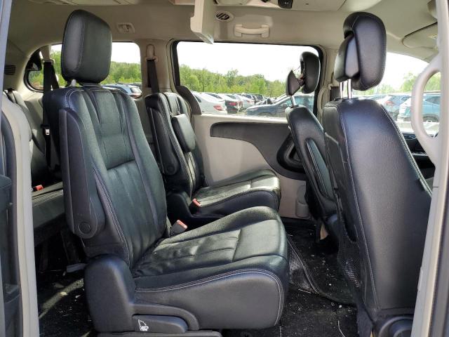 Photo 11 from auction – 2015 CHRYSLER TOWN & COU with VIN 2C4RC1BG9FR695091
