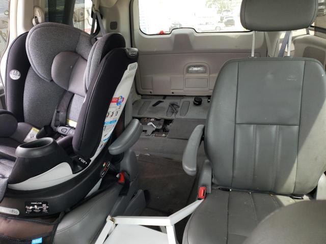Photo 10 from auction – 2010 CHRYSLER TOWN & COU with VIN 2A4RR5DX4AR149935