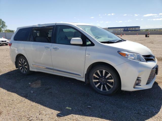 Photo 4 from auction – 2018 TOYOTA SIENNA XLE with VIN 5TDDZ3DC8JS198595