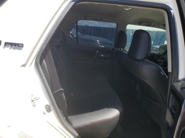 Photo 10 from auction – 2015 TOYOTA 4RUNNER SR with VIN JTEBU5JR3F5210168