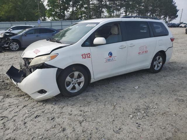 TOYOTA SIENNA LE 2017 with VIN 5TDKZ3DC7HS771360 - Photo from auction