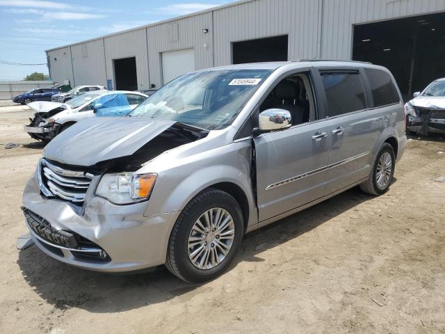 CHRYSLER TOWN & COU 2013 with VIN 2C4RC1CG9DR737206 - Photo from auction