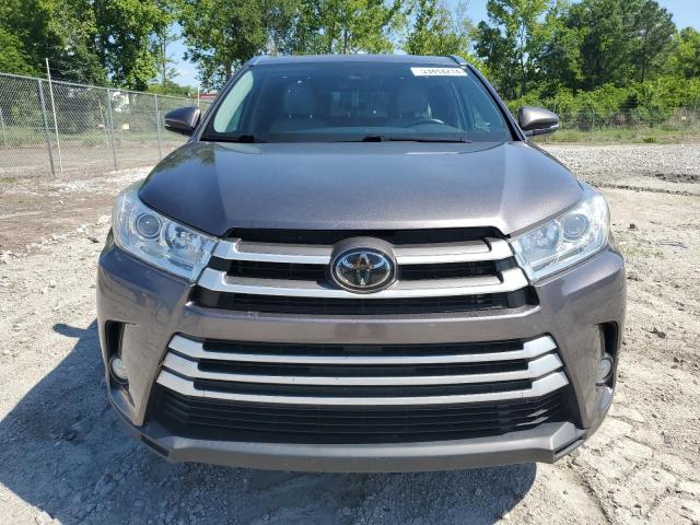 Photo 5 from auction – 2019 TOYOTA HIGHLANDER with VIN 5TDKZRFH1KS318094